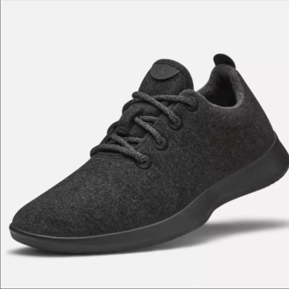 NWOT charcoal gray Allbirds wool runners size 9